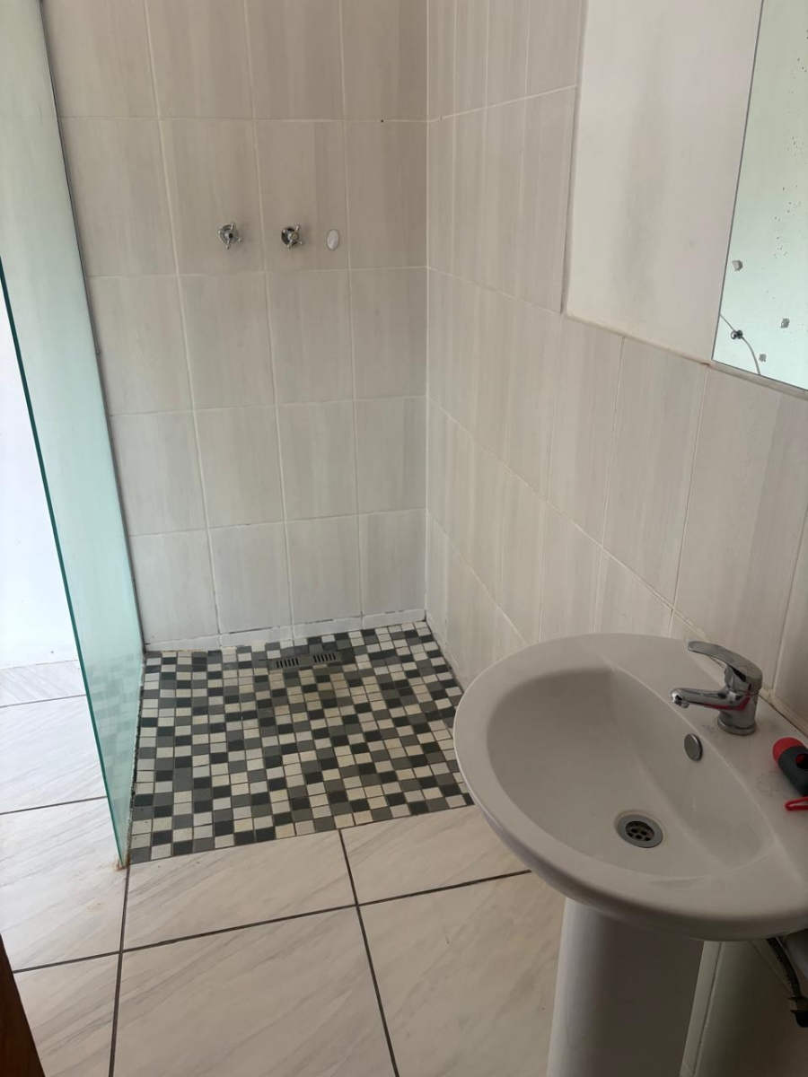 To Let 1 Bedroom Property for Rent in Bothasrus Eastern Cape